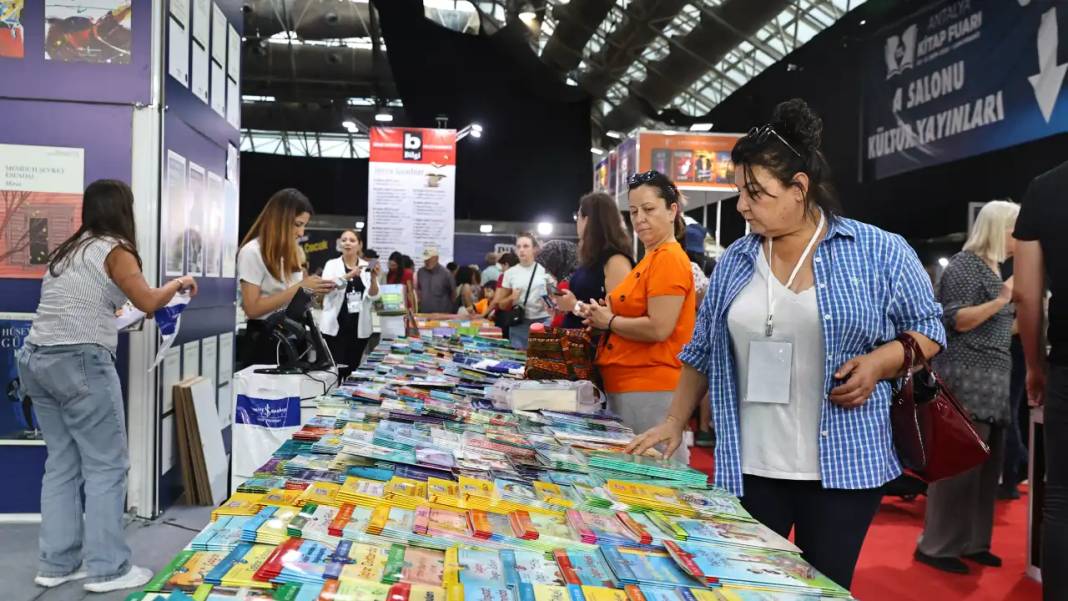 Antalya Kitap Fuarı’nda Livaneli’den Umuda Yolculuk 1